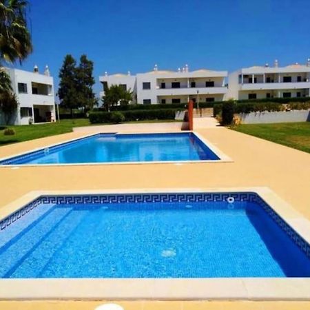 Lake Apartment - Pool And Sea View & Tennis Court & Bbq Pera Bagian luar foto