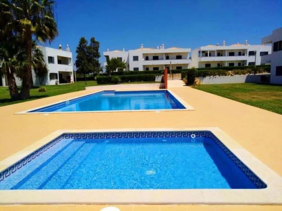 Lake Apartment - Pool And Sea View & Tennis Court & Bbq Pera Bagian luar foto