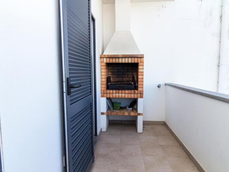 Lake Apartment - Pool And Sea View & Tennis Court & Bbq Pera Bagian luar foto