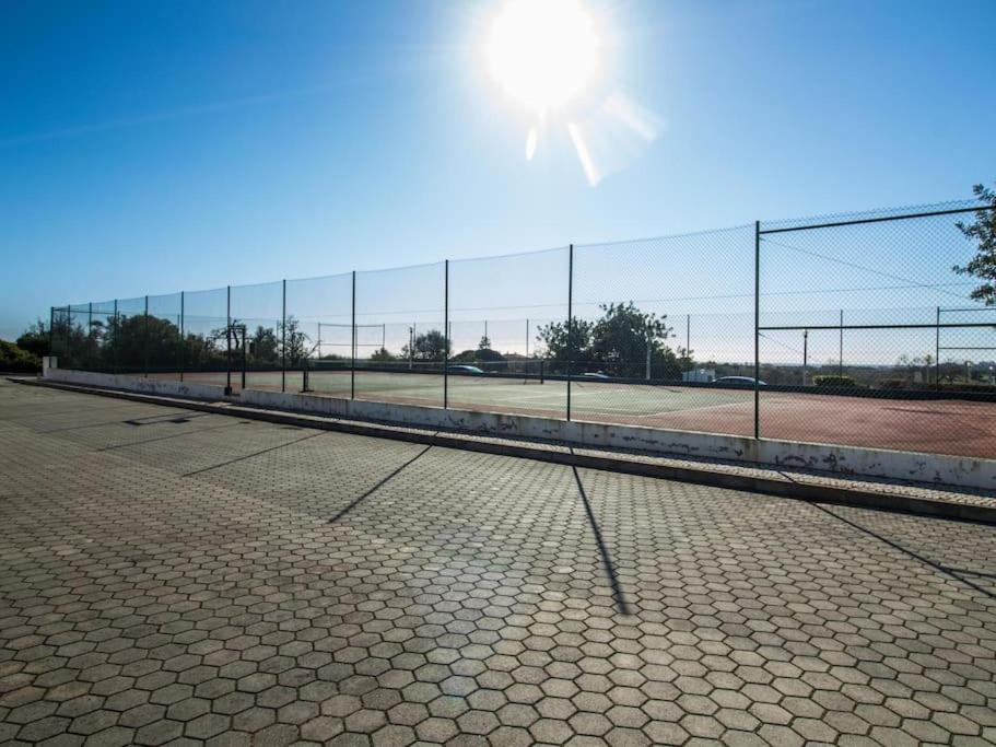 Lake Apartment - Pool And Sea View & Tennis Court & Bbq Pera Bagian luar foto
