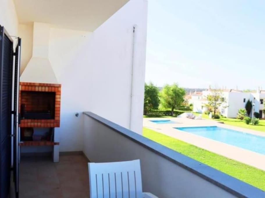 Lake Apartment - Pool And Sea View & Tennis Court & Bbq Pera Bagian luar foto