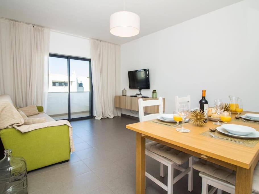 Lake Apartment - Pool And Sea View & Tennis Court & Bbq Pera Bagian luar foto