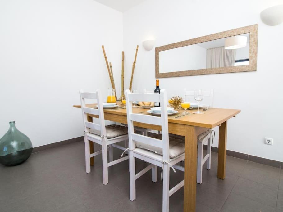 Lake Apartment - Pool And Sea View & Tennis Court & Bbq Pera Bagian luar foto